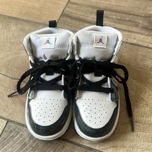 Nike Jordan Toddler Shoes size 8c